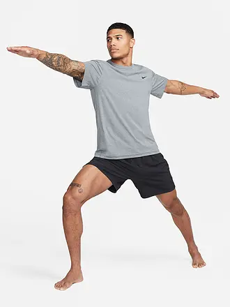 NIKE | Herren Fitnessshirt Dri-FIT UV Hyverse | 